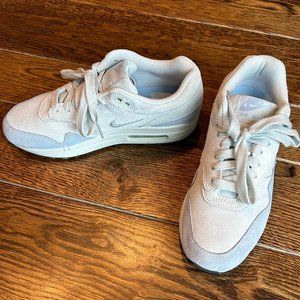 Nike Air Max 1 PRM Royal Tint, Neutral Gray/White/Blue, Women’s Size 7.5
